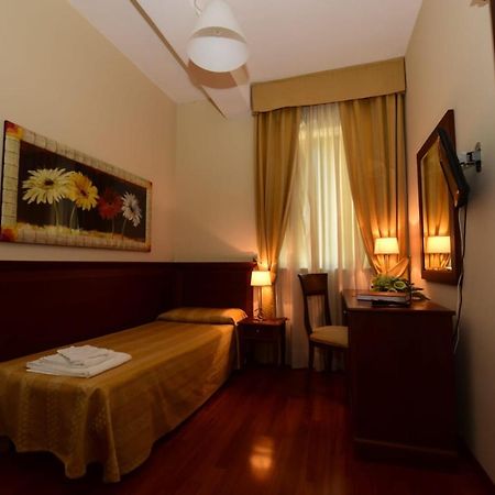 Albergo La Locanda Degli Apolidi Atena Lucana Exterior foto