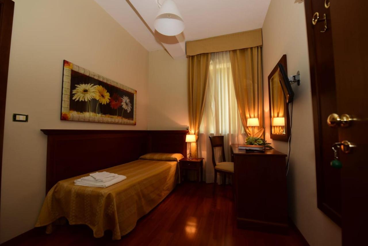 Albergo La Locanda Degli Apolidi Atena Lucana Exterior foto