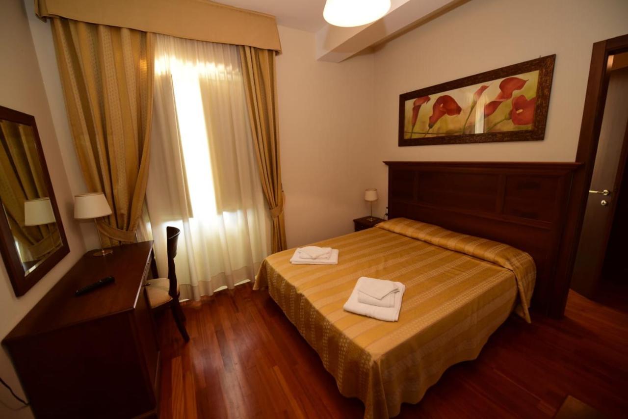 Albergo La Locanda Degli Apolidi Atena Lucana Exterior foto