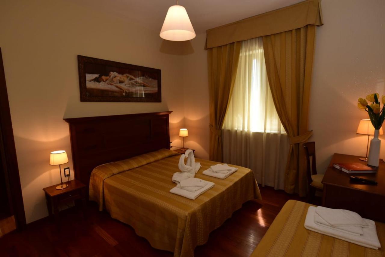 Albergo La Locanda Degli Apolidi Atena Lucana Exterior foto